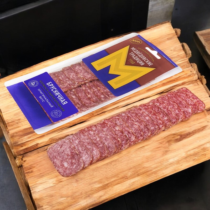 Брусничная колбаса с/к.полусух.прод. мясн.колбас.изд.(целым издел. в вакуумной упак.) 1 кг ООО “ММК”