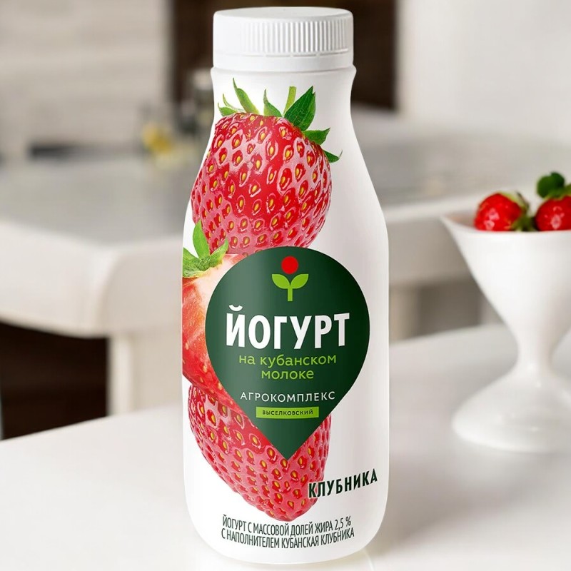 Йогурт с м.д.ж. 2,5% с наполнителем “Кубанская клубника”, ПЭТ 270гр.