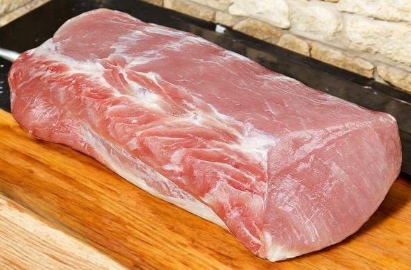 П/ф мясн.из свин.крупнокуск.б/к кат.А Карбонад Экстра зам.вак.уп.1 кг КВЖ