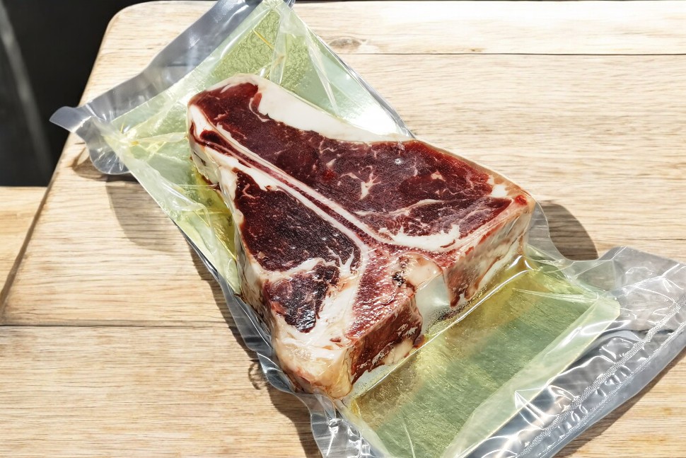 П/ф мясн.из высок.гов.порц.м/к кат.Б стейк Ти-бон”T-bonе steak”(Choice) зам.вак.упак.1кг