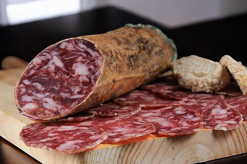 Продукт сырокопченый мясной рубленый в оболочке “Сальчичон” в/у Калинковичский мясокомбинат