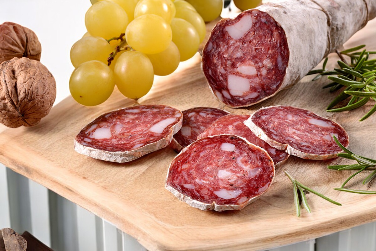 Изделие колбасное. Колбаса с/в салями “Медовая” Пинский мясокомбинат