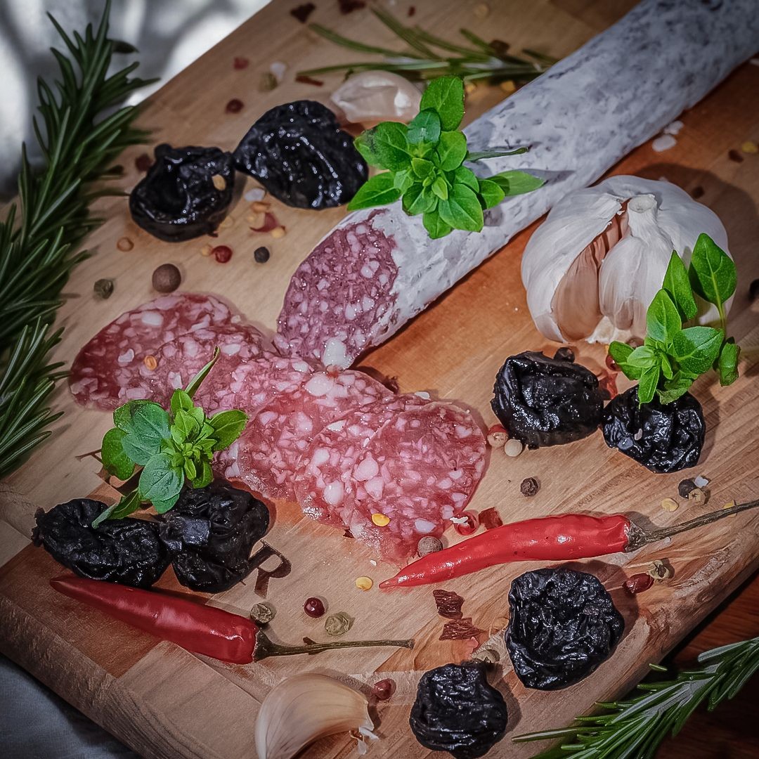 Колбаса С/К “Салями с черносливом” Мясное колб. изделие в/у, (РОМАНИШИН)~0,700кг (н)