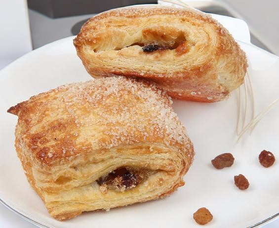 печенье ПИ вкусняшки с яблоком и изюмом (слойка) 2,5кг