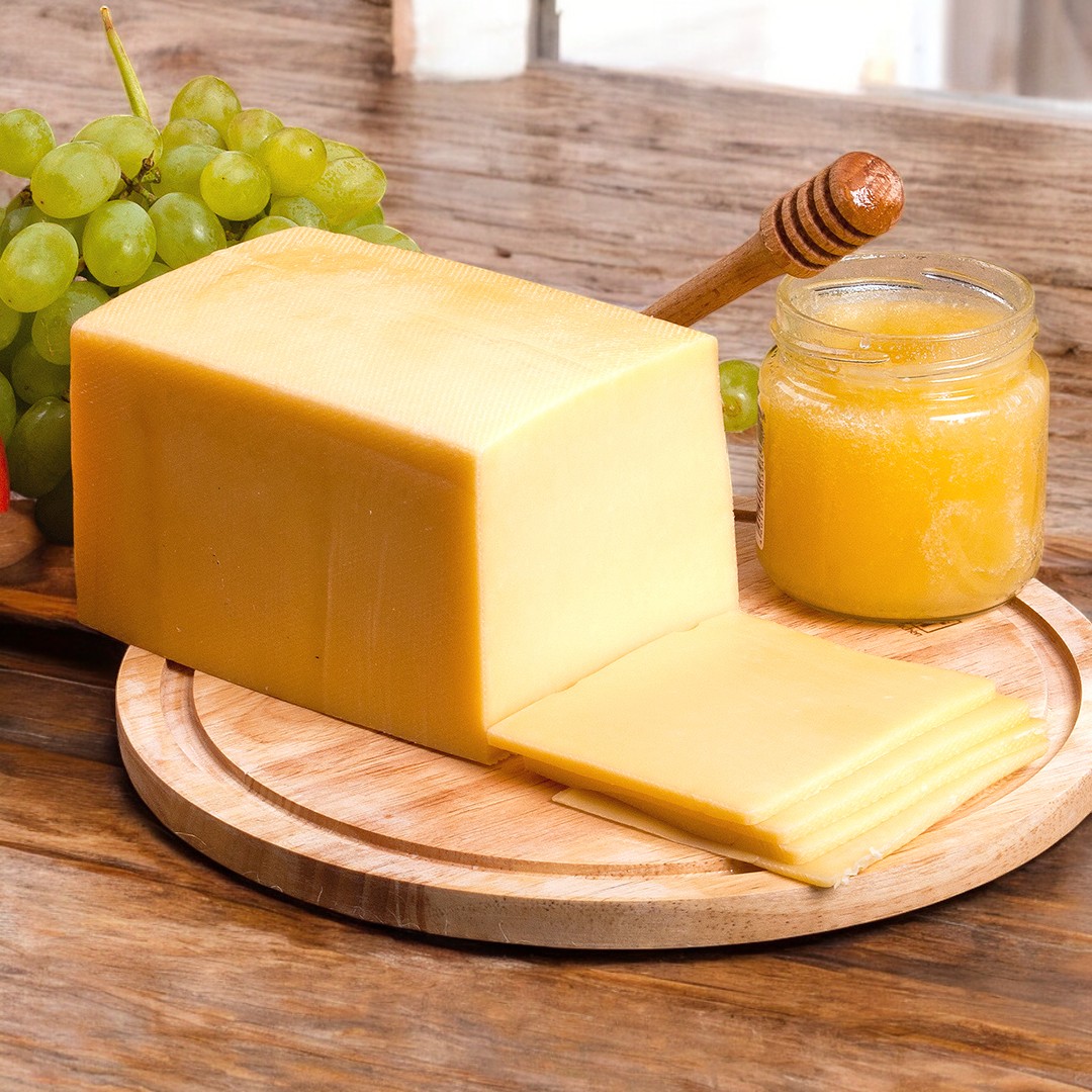 СЫР Голландский (Любань) брус