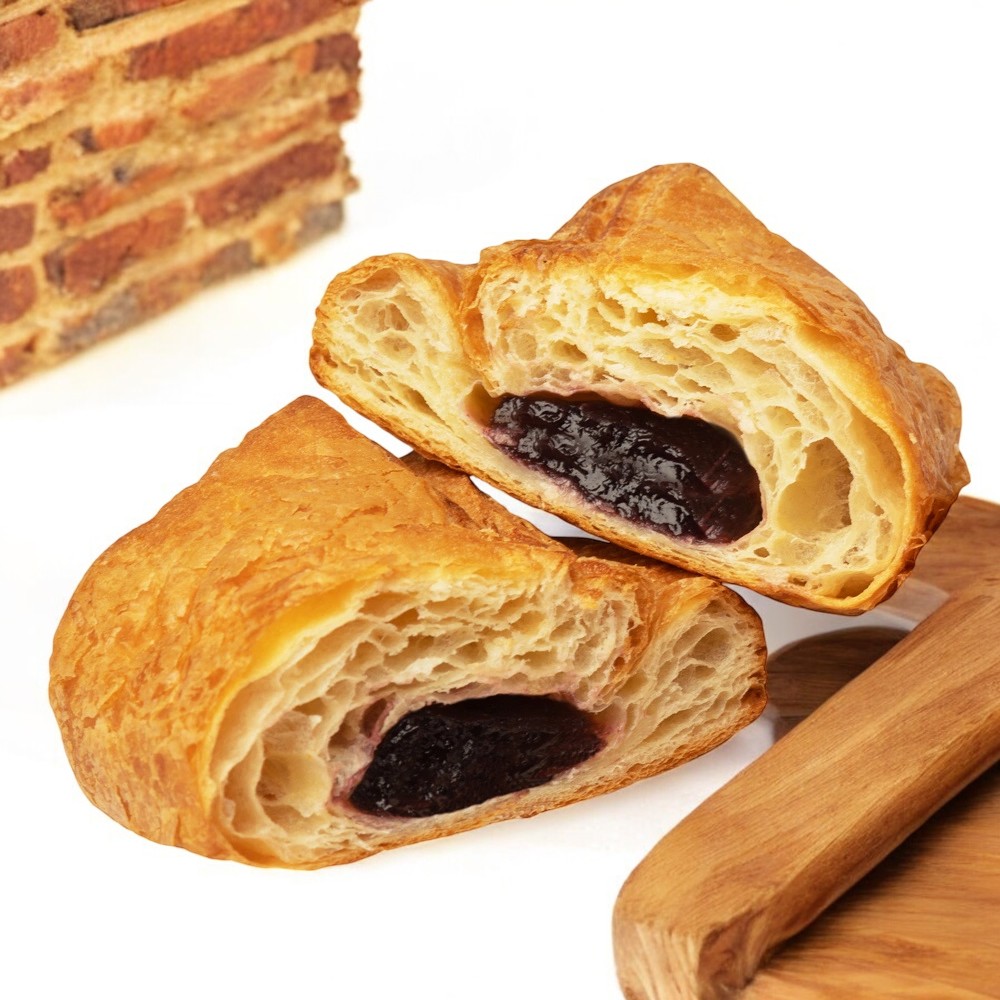 Слойка с черникой 90гр