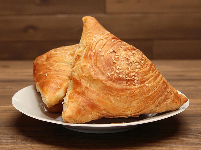 Самса слоенная с курицей 150 гр