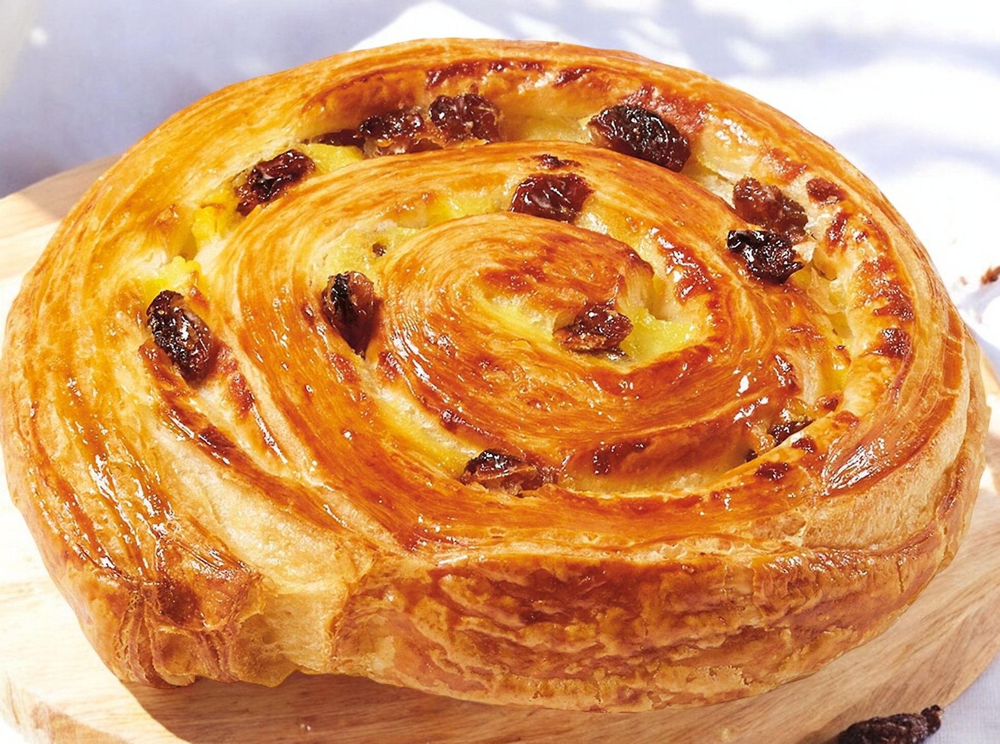 Улитка с изюмом 96гр