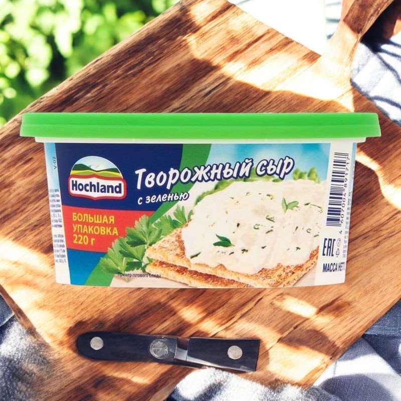 Сыр творожный Хохланд с зеленью 220гр.ВАННА 60%