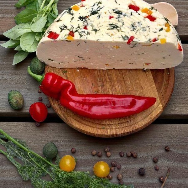 Сыр (адыгейский, с зеленью и болгарским перцем) головка 3-3,5 кг