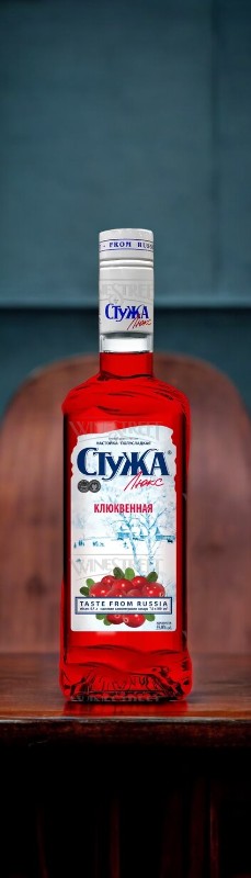 Настойка полусладкая “Стужа люкс клюквенная”, 35% 0.1 (фас.24)