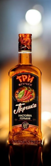 Настойка горькая “ТРИ ЖГУЧИХ ПЕРЧИКА” 40% 0.5 (ф.12)