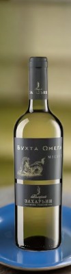 Вино полусладкое белое “Мускат” серии “Бухта Омега” 10-15%, 0,75