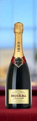 Вино игристое сладкое белое МОСКВА ЗЛАТОГЛАВАЯ 9,5% 0,75