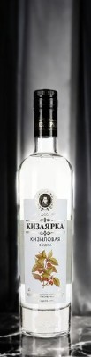 Водка фруктовая (плодовая) Кизиловая водка “Кизлярка” 40% 0,5 завод