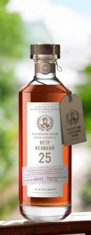 Коньяк очень старый ОС марочный “Петр Великий” серия Мюзле в тубе 40% 0,5 завод