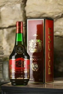 Коньяк старый “КС” марочный “Россия”, серия графин 40% 0,7