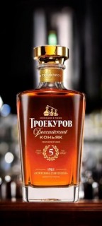 Коньяк ординарный пятилетний “Троекуров” 40% 0,25