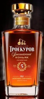Коньяк ординарный пятилетний “Троекуров” 40% 0,5