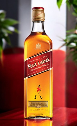Виски шотландский купажированный “Джонни Уокер Ред Лейбл”/”Johnnie Walker Red Label”, 40% 0.7