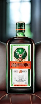 Ликер десертный “Ягермайстер” 35% 0.5 НОВАЯ МАРКА
