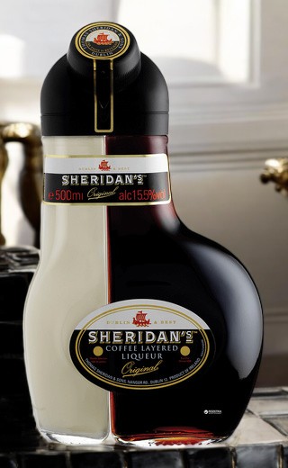 Напиток спиртной “Шериданс двухслойный со вкусом кофе”/”Sheridan’s Coffee Layer Liqueur”, 15.5% 0.7