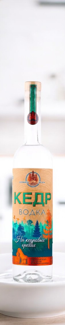 Водка особая “Кедр на кедровых орехах” 40% 0.5