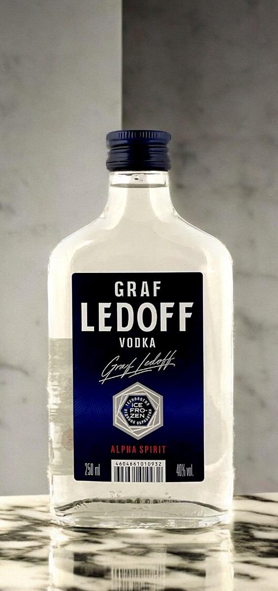 Водка “ГРАФ ЛЕДОФФ (GRAF LEDOFF)”, 40% 0.25 ф-20 фляжка