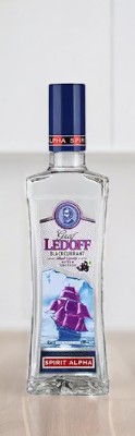 Настойка горькая “ГРАФ ЛЕДОФФ С АРОМАТОМ ЧЕРНОЙ СМОРОДИНЫ, 40% 0.5