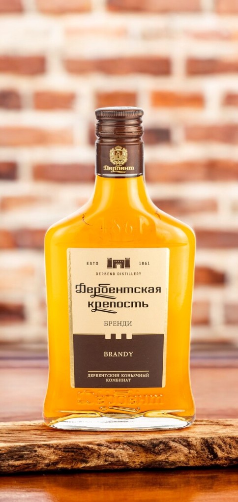 Бренди “Дербентская крепость” трехлетний  40% 0.25