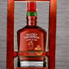 Промо Настойка полусладкая “НАКИ ТОМПСОН ЭППЛ ПАЙ на основе виски” 35% 0,7
