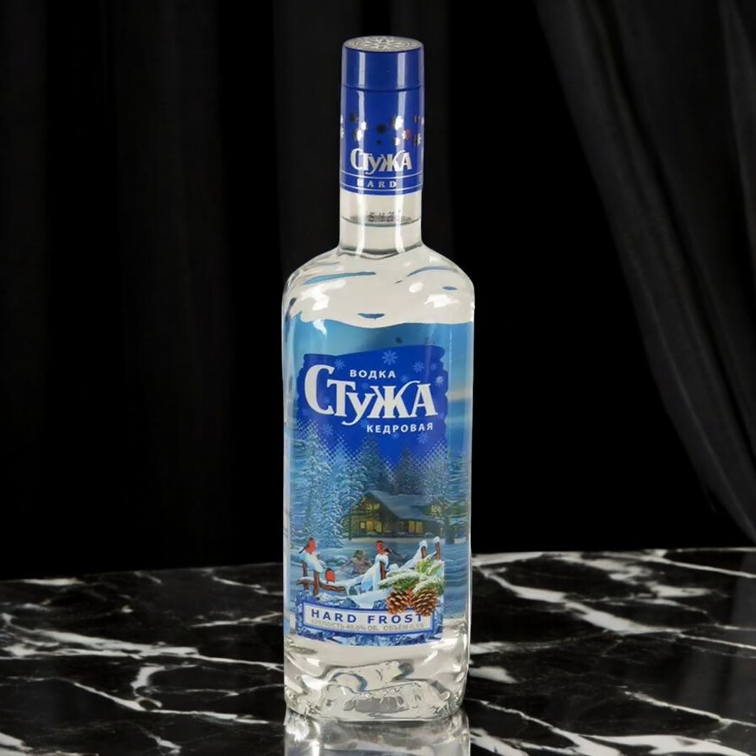 Водка “Стужа Кедровая”, 40% 1.0  (вл.9)