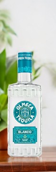 Напиток спиртной (текила) торговый знак “Ольмека”: “Текила Ольмека Белая”, 38% 0.7 (ф.6)