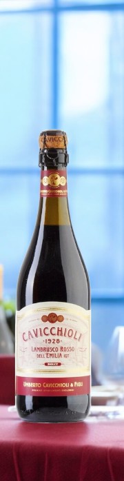 Игристое жемчужное вино красное полусладкое “КАВИККЬОЛИ ЛАМБРУСКО РОССО”, 7.5%, 0.75л