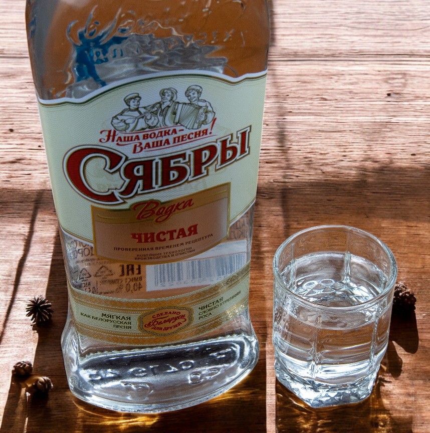 Водка “Сябры. Чистая” 0,7л