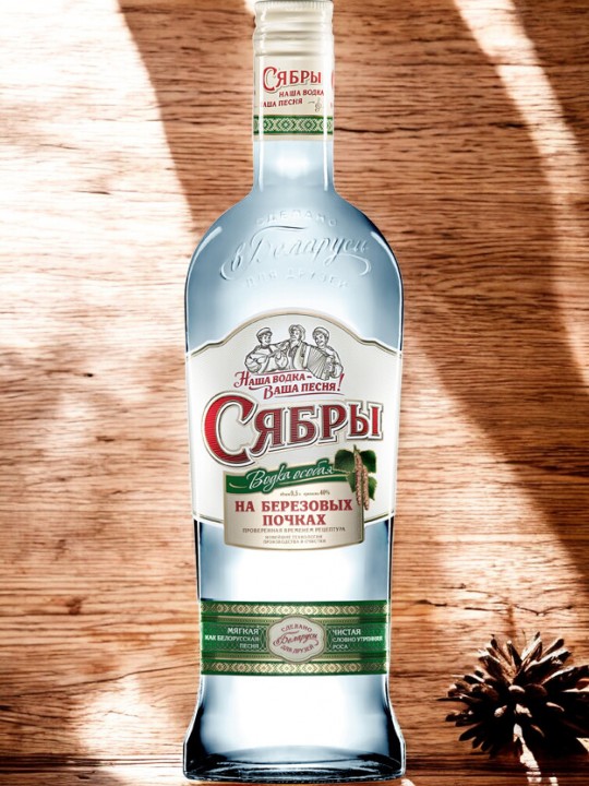 Водка особая “Сябры. На березовых почках” 0,5л