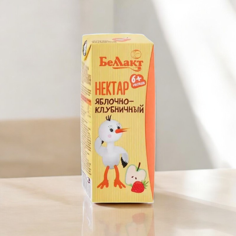 Нектар яблочно-клубничный “Беллакт” 0,2л