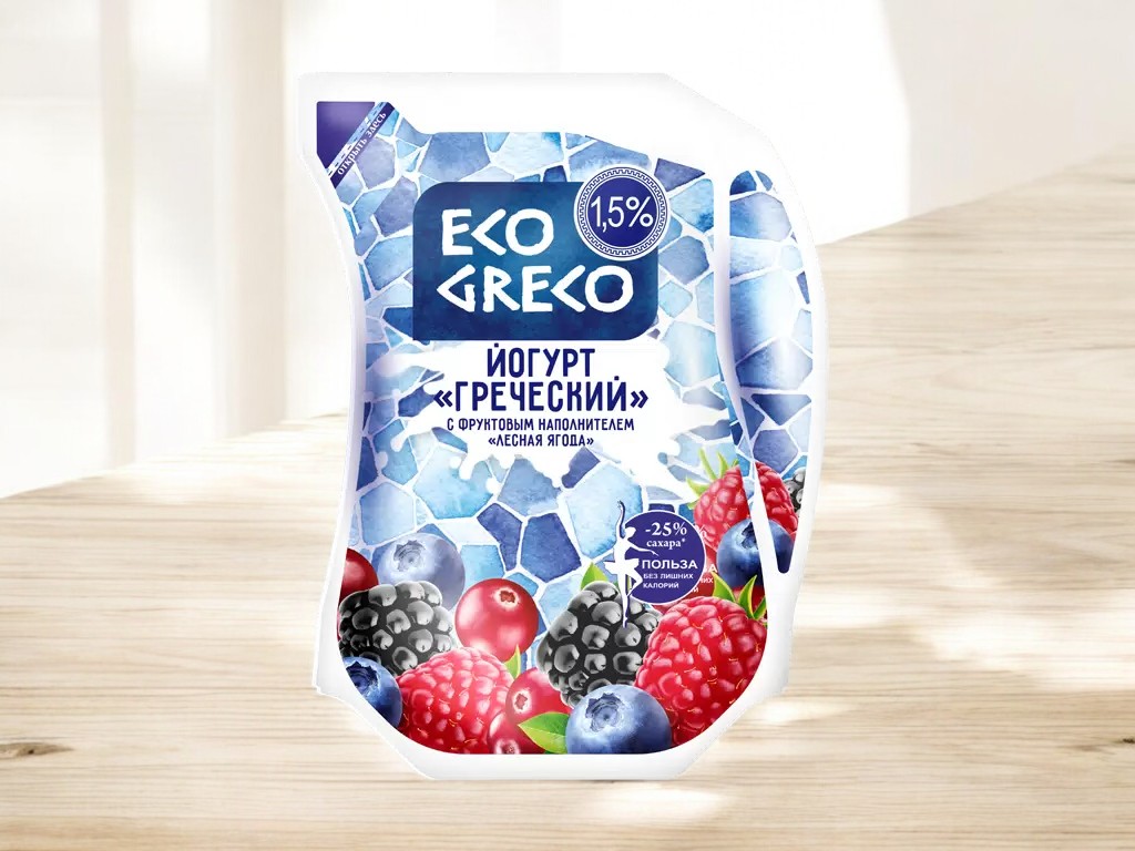 Йогурт “Греческий” с фруктовым наполнителем “Лесная ягода” 1,5% Есоlean 800г