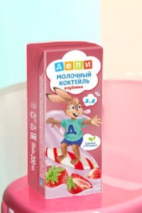 Коктейль молочный стер. ДЕПИ 2,5% тетра-брик с трубочкой 210 г клубника