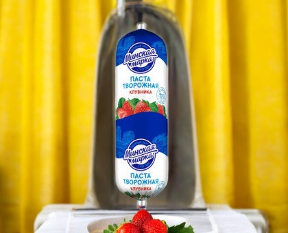 Паста творожная 5,0% туба 400 г клубника