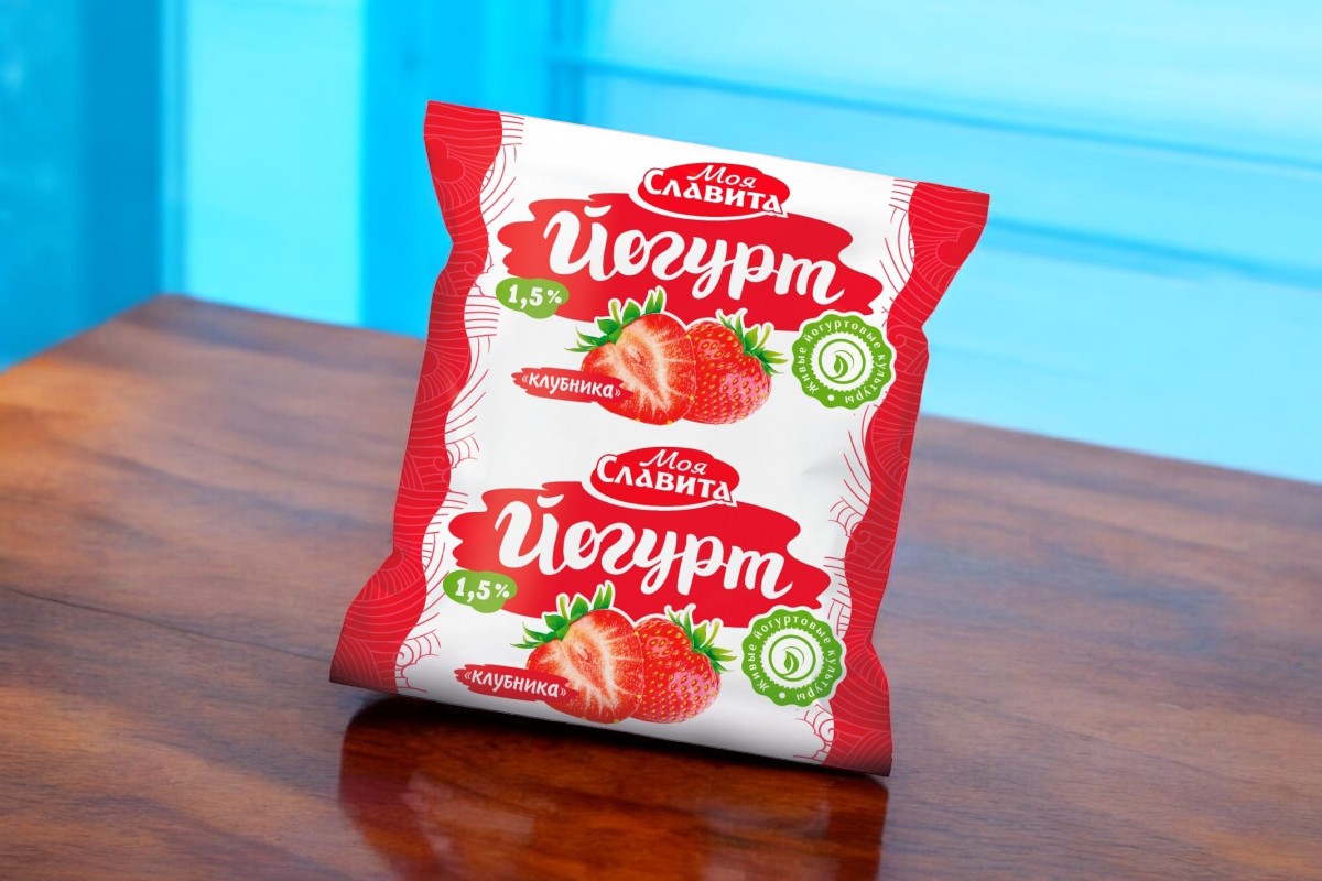 Йогурт “Клубника” 1,5% пленка 0,5 кг