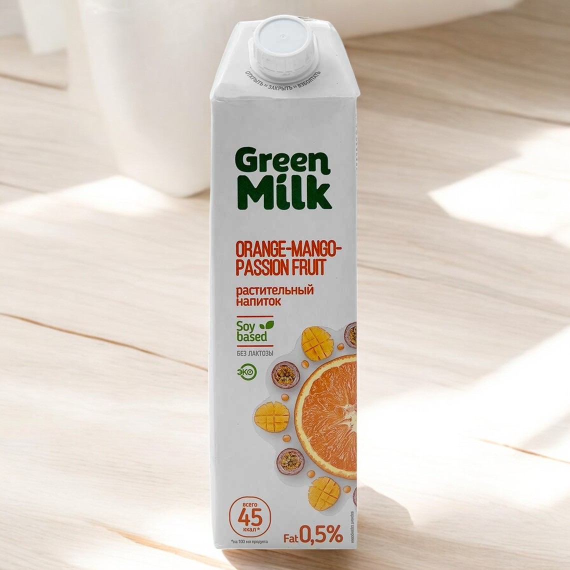 Напиток б/а Соевый со вкусом апельсина,манго,маракуйи “Green Milk” 1л Тетра Пак 12