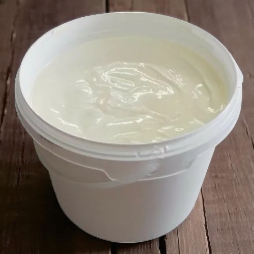 Сливки сепарированные с м.д.ж. 38%. Вес 2,8 кг