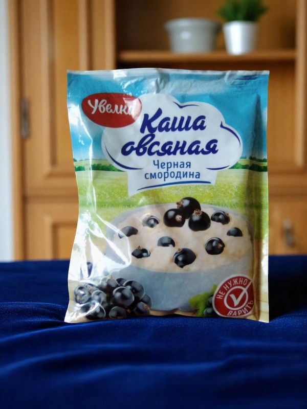Увелка Каша овсяная быстрого приготовления с черной смородиной 0,04кг