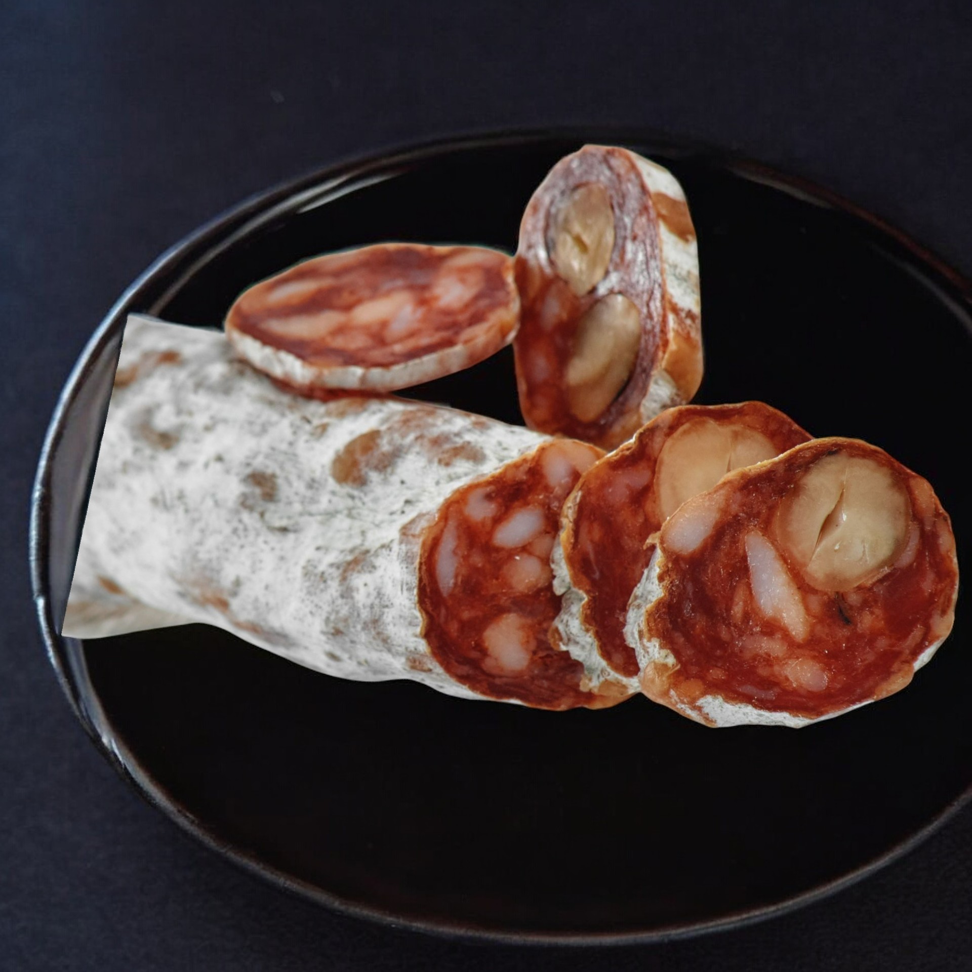 Мясной продукт. Сырокопчёное колбасное изделие полусухое, “Салями с орехом” 220г