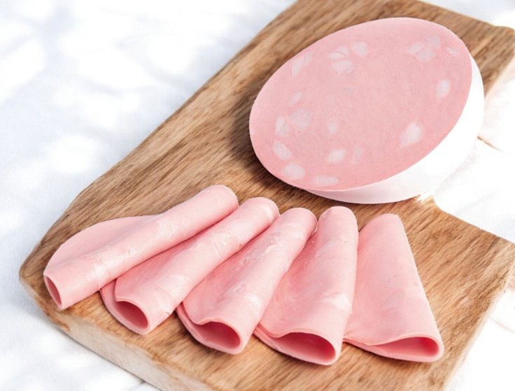 Колбаса   Вкусная с сальцем