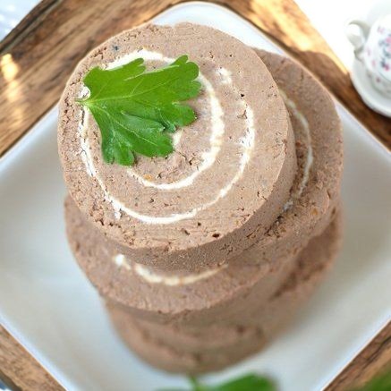 Паштет ПЕЧЕНОЧНЫЙ СЛОЕНЫЙ С САЛЬЦЕМ вакуум