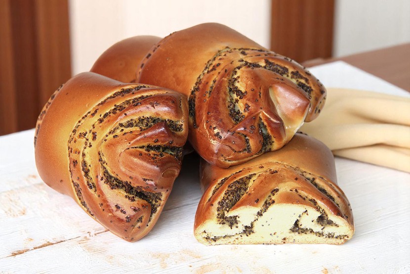 Сдобная булочка “Гребешок” с маковой начинкой 1,75 кг